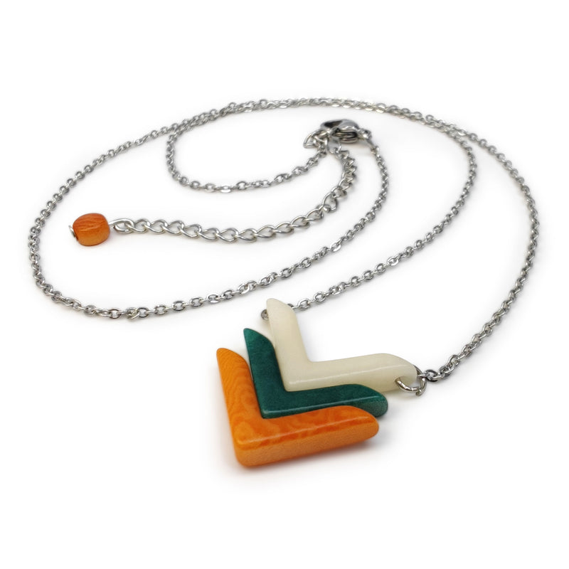 COLLAR FLECHA - Hecho a mano - Acero inoxidable - Tagua (marfil vegetal)