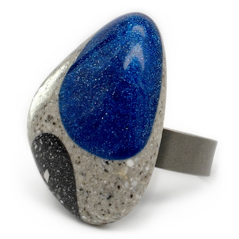 ANILLO GRANITA - Hecho a mano - Ajustable - Cemento triturado oscuro y claro, polvo de aluminio