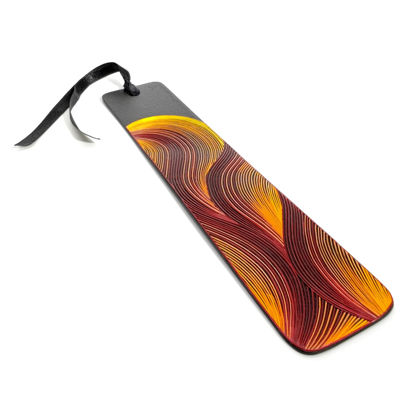 MARCAPÁGINAS FUEGO - COLECCIÓN LOS CUATRO ELEMENTOS - El arte del tamo - Madera oscura decorada con paja de trigo y cebada (enchapado en tamo)