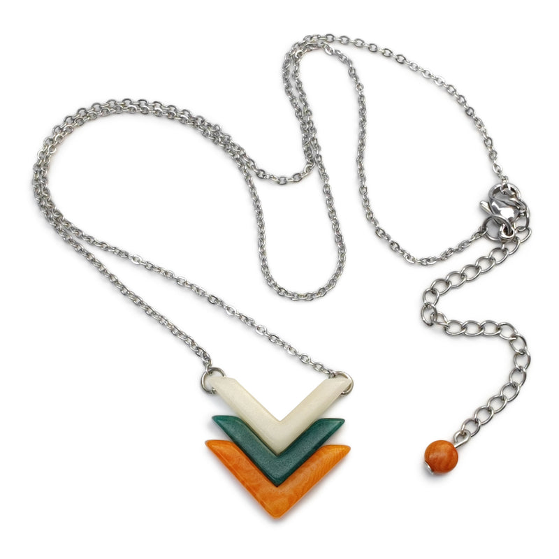 COLLAR FLECHA - Hecho a mano - Acero inoxidable - Tagua (marfil vegetal)