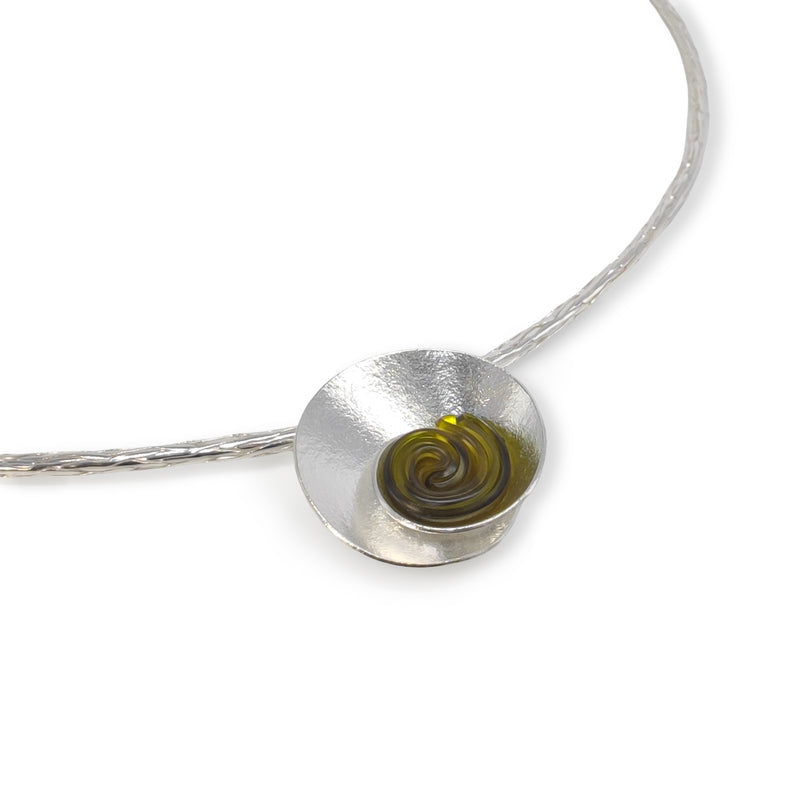 COLLAR ECOSENS - Hecho a mano - Plata fina 999 & plata de ley 925 - Plástico reciclado de los revestimientos de las tapas de botellas