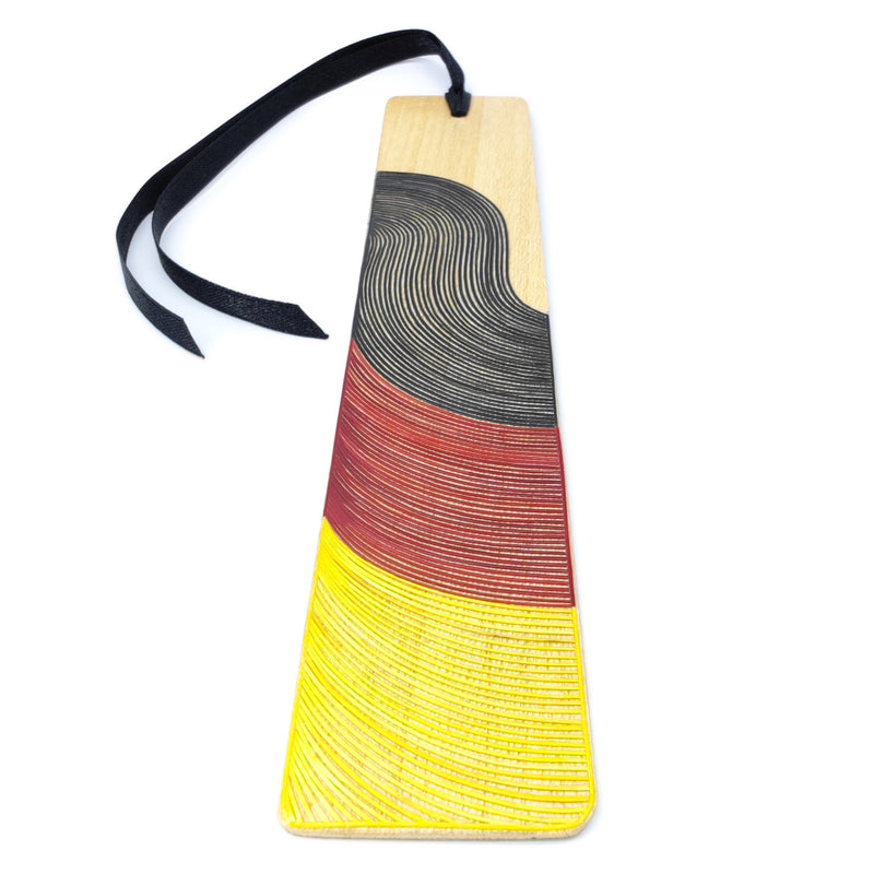 MARCAPÁGINAS ALEMANIA - COLECCIÓN DE EQUIPOS NACIONALES - El arte del tamo - Madera clara decorada con paja de trigo y cebada (enchapado en tamo)