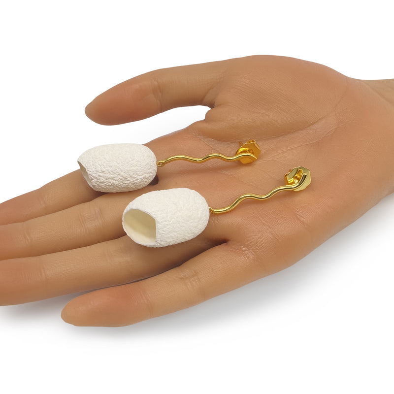 PENDIENTES COCOON ECHO - Hechos a mano - Bañados en oro de 24 quilates - Capullos de seda