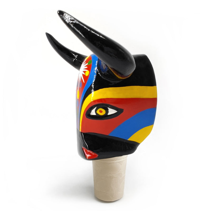 TAPÓN DECORATIVO PARA BOTELLAS - El toro del carnaval - Madera tallada y pintada a mano