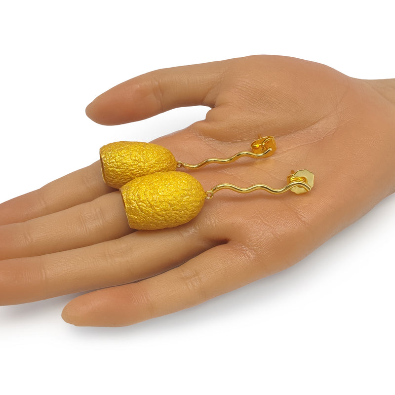 PENDIENTES COCOON ECHO - Hechos a mano - Bañados en oro de 24 quilates - Capullos de seda