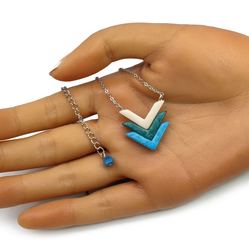 COLLAR FLECHA - Hecho a mano - Acero inoxidable - Tagua (marfil vegetal)