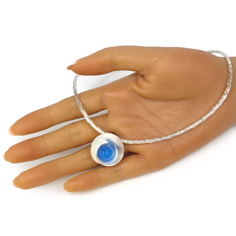 COLLAR ECOSENS - Hecho a mano - Plata fina 999 & plata de ley 925 - Plástico reciclado de los revestimientos de las tapas de botellas