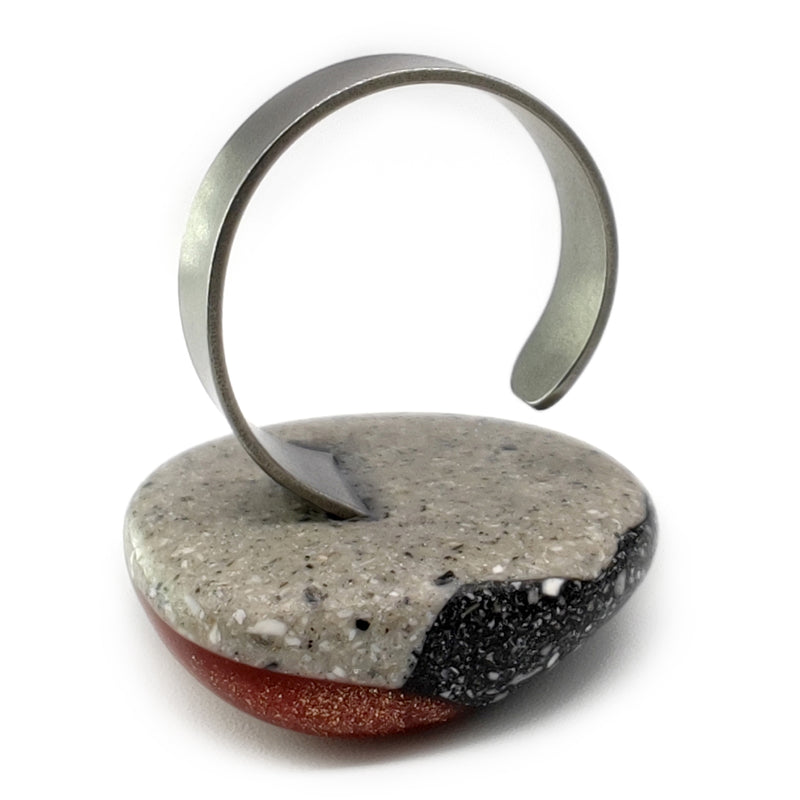 ANILLO GRANITA - Hecho a mano - Ajustable - Cemento triturado oscuro y claro, polvo de bronce