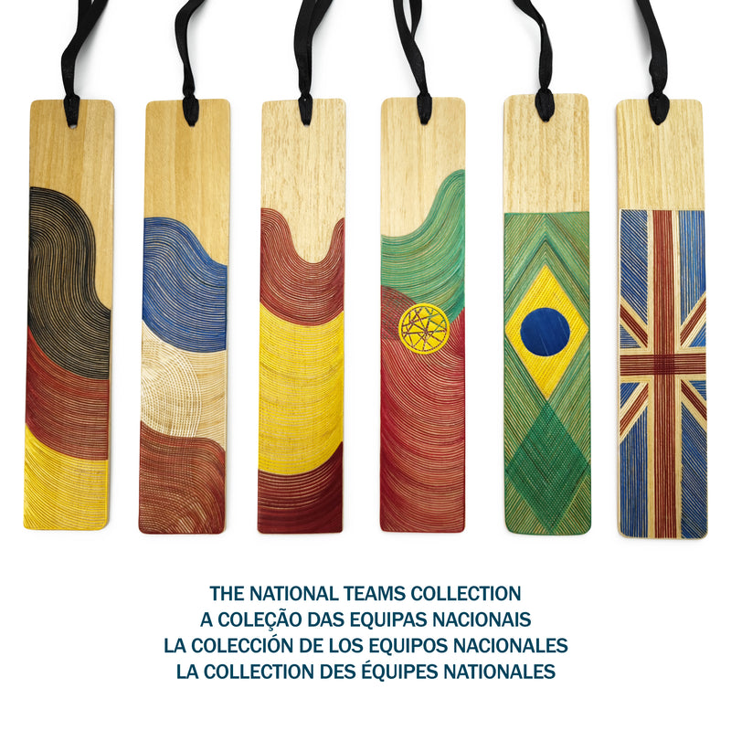 MARCAPÁGINAS BRASIL - COLECCIÓN DE EQUIPOS NACIONALES - El arte del tamo - Madera clara decorada con paja de trigo y cebada (enchapado en tamo)