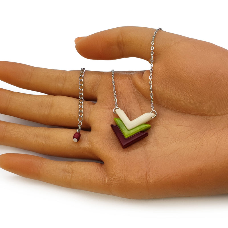 COLLAR FLECHA - Hecho a mano - Acero inoxidable - Tagua (marfil vegetal)