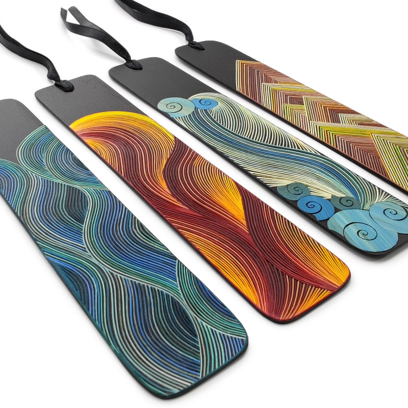 MARCAPÁGINAS AIRE - COLECCIÓN LOS CUATRO ELEMENTOS - El arte del tamo - Madera oscura decorada con paja de trigo y cebada (enchapado en tamo)