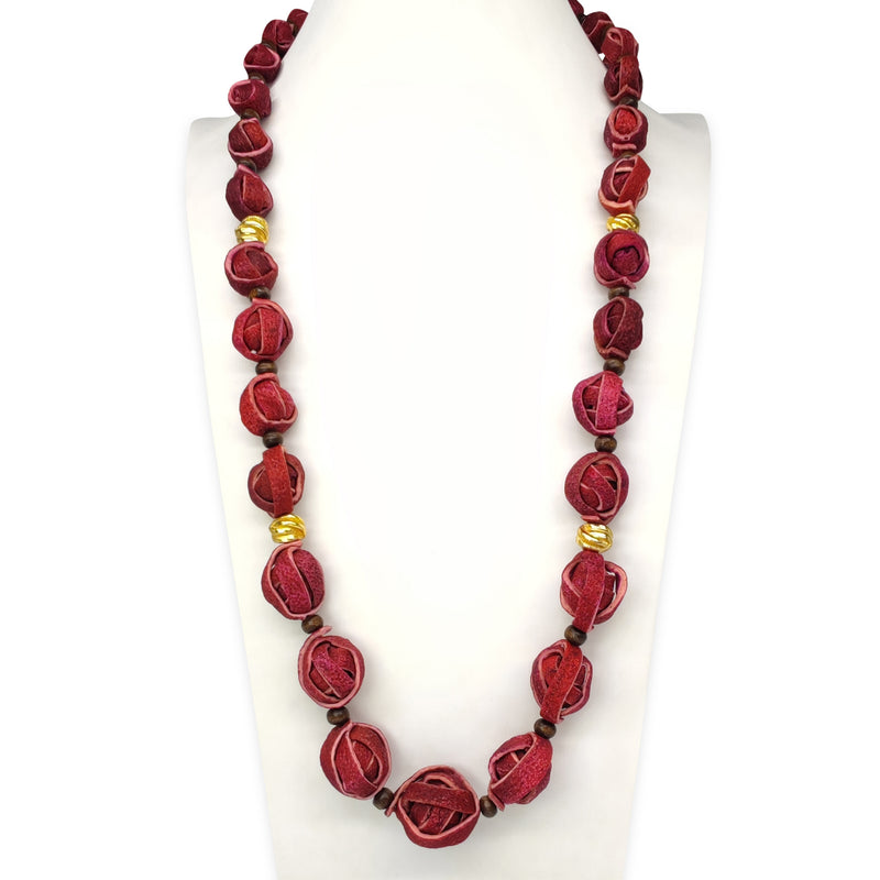 COLLAR NARANJITA - Hecho a mano - Bañado en oro de 24 quilates - Cáscaras de naranja teñidas, cuentas de madera