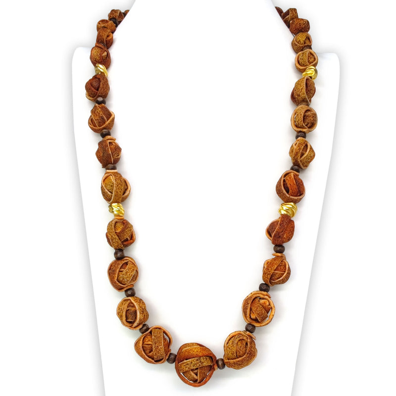 COLLAR NARANJITA - Hecho a mano - Bañado en oro de 24 quilates - Cáscaras de naranja teñidas, cuentas de madera