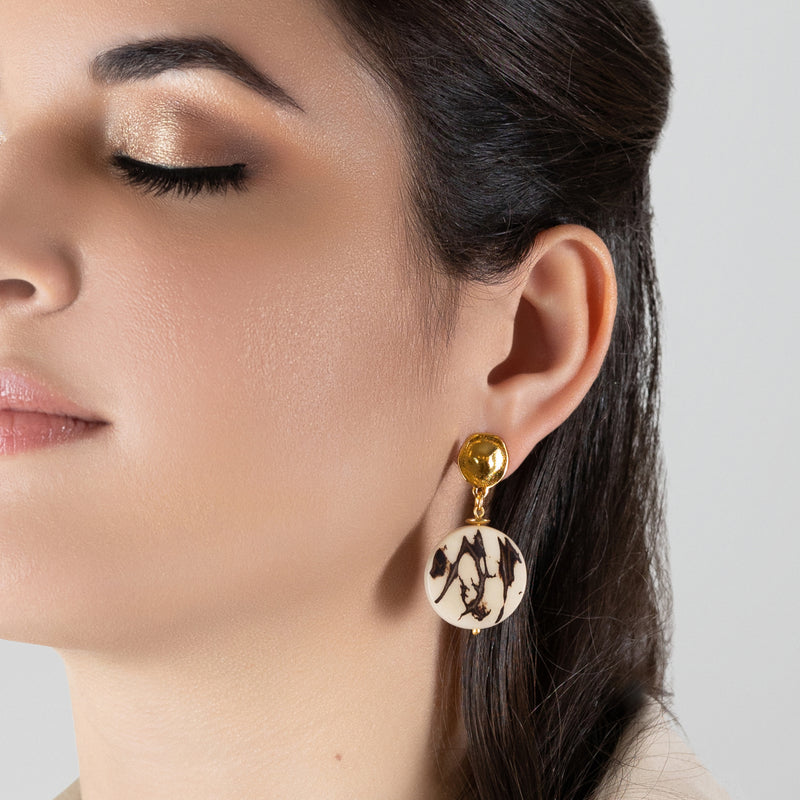 PENDIENTES SOLISE - Hechos a mano - Bañados en oro de 24 quilates - Tagua (marfil vegetal)