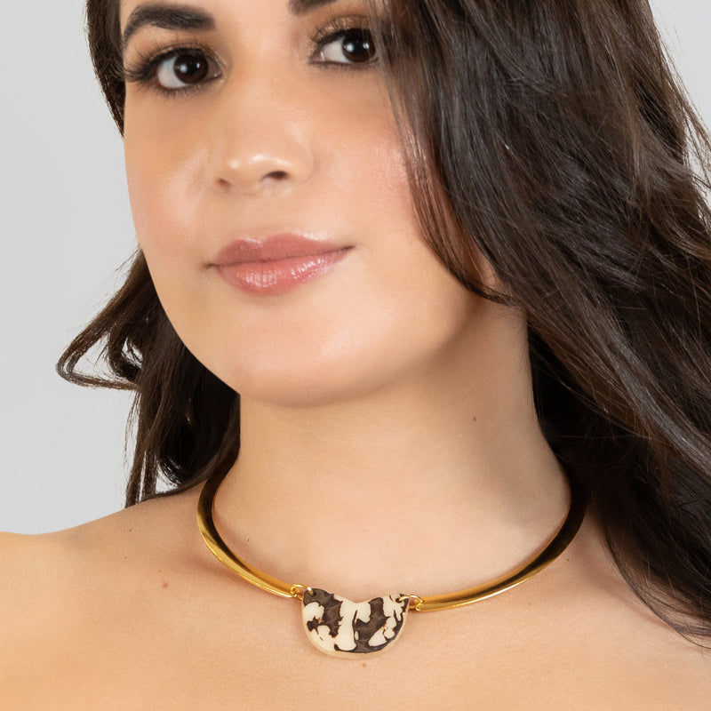 COLLAR NOZELA - Hecho a mano - Bañado en oro de 24 quilates - Tagua (marfil vegetal)