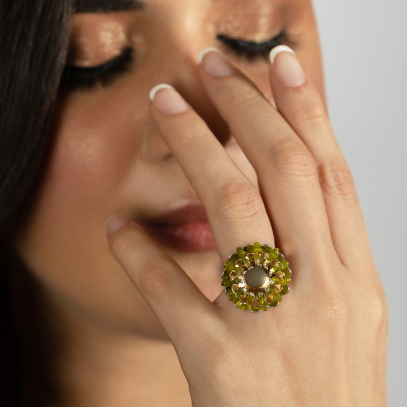 ANILLO ECOSOL - Hecho a mano - Ajustable - Plata de ley 925 y baño en oro de 24K - Plástico reciclado de los revestimientos de las tapas de botellas
