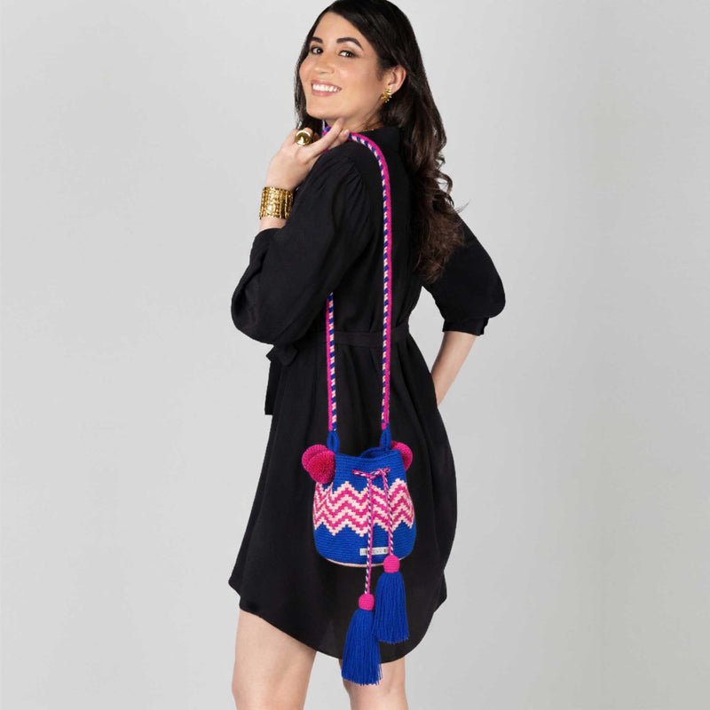 BOLSO WAYUU PALOMINO - Tamaño MINI - Tejido manualmente a ganchillo por mujeres de la comunidad indígena Wayuu en La Guajira (Colombia)