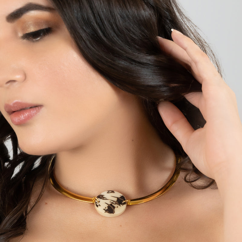 COLLAR MARISOL - Hecho a mano - Bañado en oro de 24 quilates - Tagua (marfil vegetal)