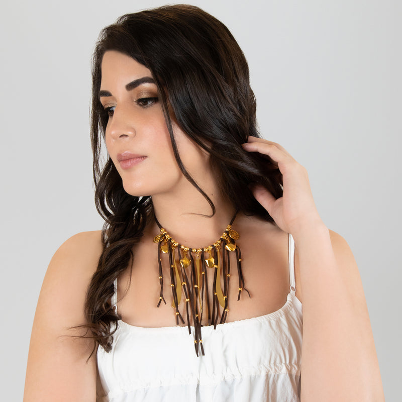 COLLAR SUÉ - Hecho a mano - Bañado en oro de 24 quilates - Cuero
