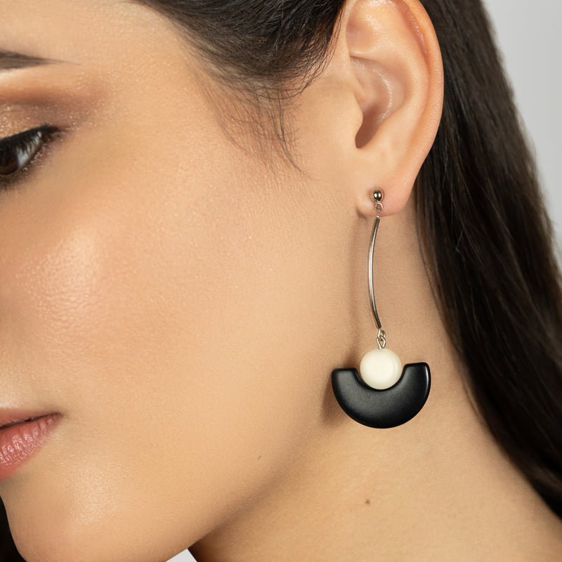 PENDIENTES LUNA - Hechos a mano - Acero inoxidable - Tagua (marfil vegetal)