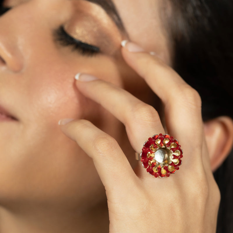 ANILLO ECOSOL - Hecho a mano - Ajustable - Plata de ley 925 y baño en oro de 24K - Plástico reciclado de los revestimientos de las tapas de botellas