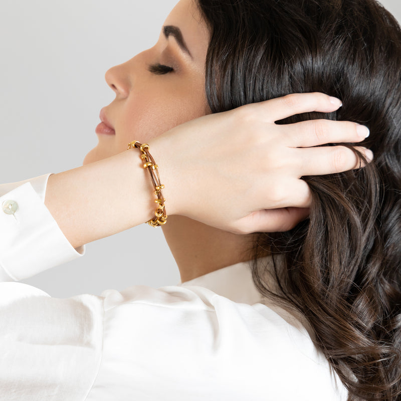 PULSERA LÚMEN - Hecha a mano - Bañada en oro de 24 quilates - Cuero