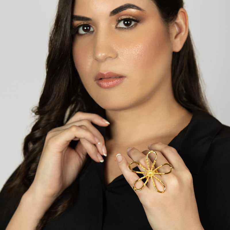 ANILLO FLORA - Hecho a mano - Bañado en oro de 24 quilates