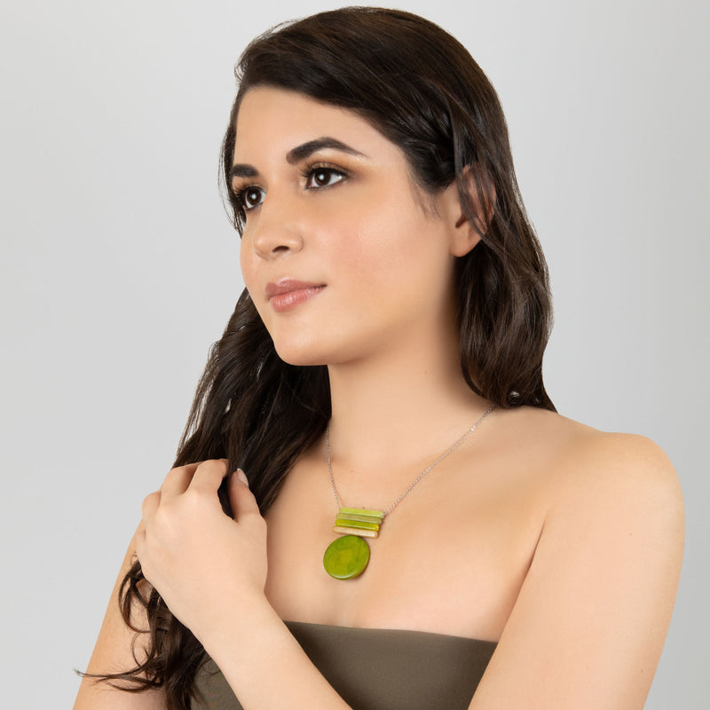 COLLAR SOLIÄ - Hecho a mano - Acero inoxidable - Tagua (marfil vegetal)