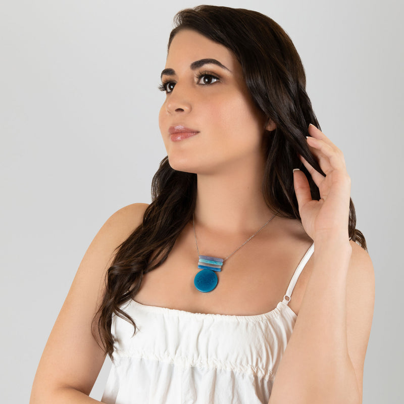 COLLAR SOLIÄ - Hecho a mano - Acero inoxidable - Tagua (marfil vegetal)