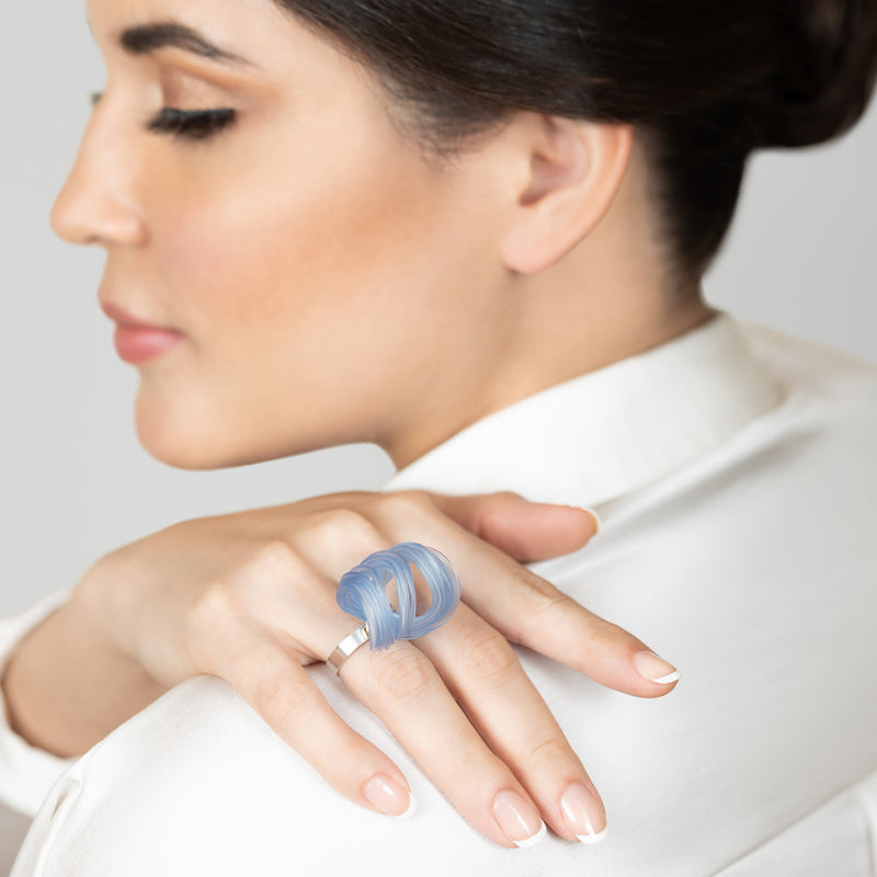 ANILLO ECOBLOOM - Hecho a mano - Ajustable - Plata de ley 925 - Plástico reciclado de los revestimientos de las tapas de botellas