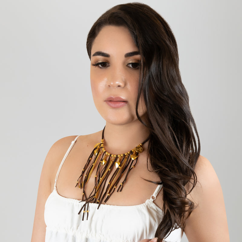 COLLAR SUÉ - Hecho a mano - Bañado en oro de 24 quilates - Cuero