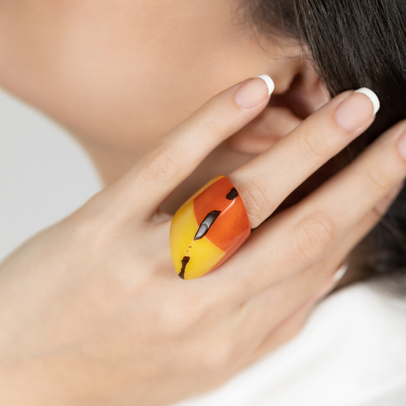 ANILLO GÉNESIS CURVO - Hecho a mano - Tagua (marfil vegetal)