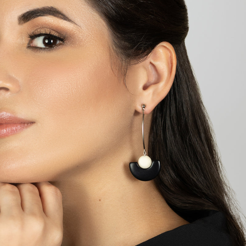 PENDIENTES LUNA - Hechos a mano - Acero inoxidable - Tagua (marfil vegetal)
