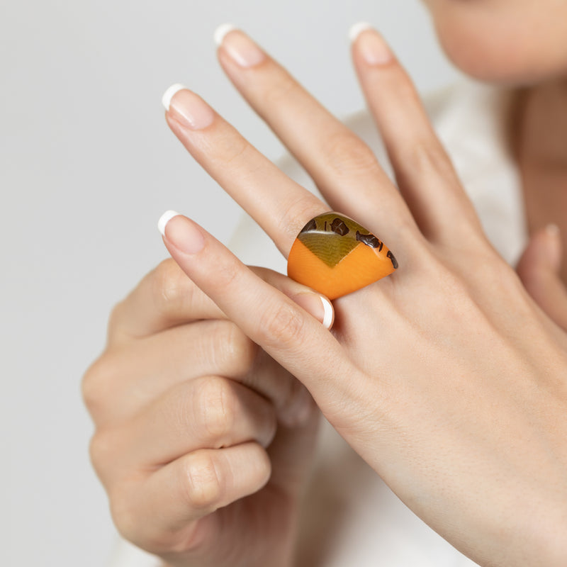 ANILLO GÉNESIS CURVO - Hecho a mano - Tagua (marfil vegetal)