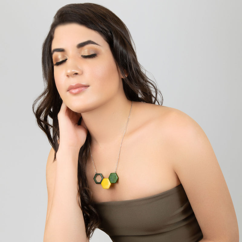COLLAR TRIPTYCH - Hecho a mano - Acero inoxidable - Tagua (marfil vegetal)