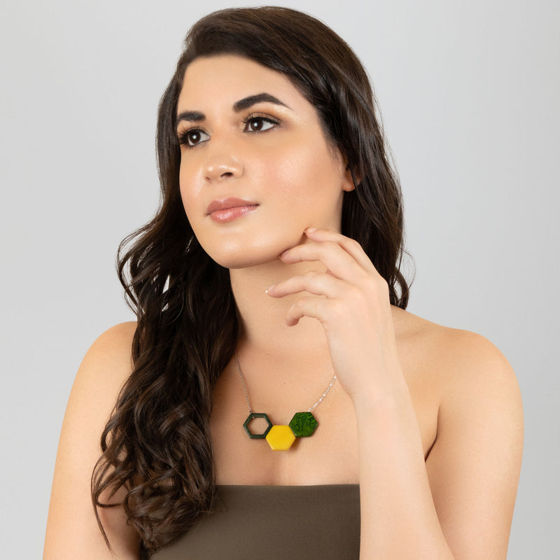 COLLAR TRIPTYCH - Hecho a mano - Acero inoxidable - Tagua (marfil vegetal)
