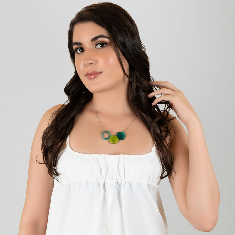 COLLAR TRIPTYCH - Hecho a mano - Acero inoxidable - Tagua (marfil vegetal)