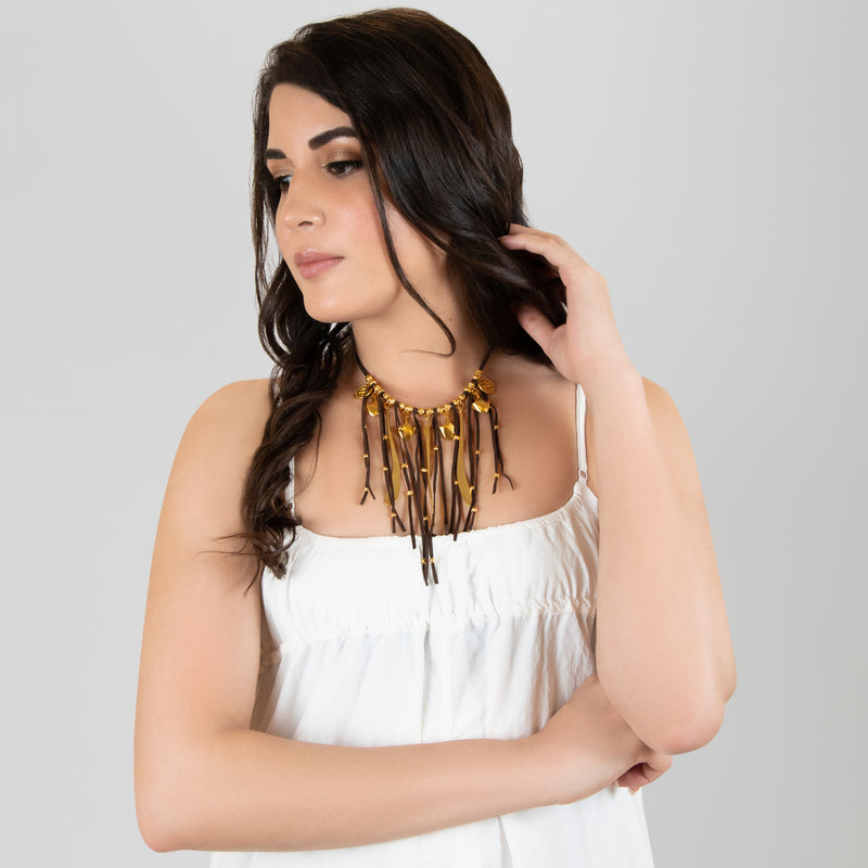 COLLAR SUÉ - Hecho a mano - Bañado en oro de 24 quilates - Cuero