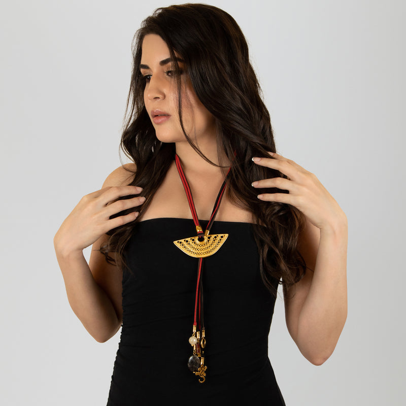 COLLAR CORDÚLA - Hecho a mano - Bañado en oro de 24 quilates - Cuero, piedras semipreciosas