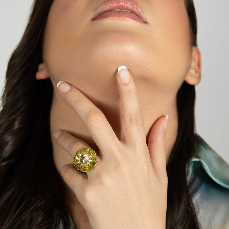 ANILLO ECOSOL - Hecho a mano - Ajustable - Plata de ley 925 y baño en oro de 24K - Plástico reciclado de los revestimientos de las tapas de botellas