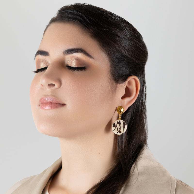 PENDIENTES SOLISE - Hechos a mano - Bañados en oro de 24 quilates - Tagua (marfil vegetal)