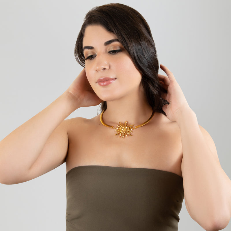 COLLAR SUNNIE - Hecho a mano - Bañado en oro de 24 quilates