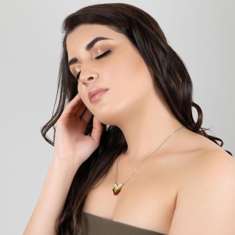 COLLAR FLECHA - Hecho a mano - Acero inoxidable - Tagua (marfil vegetal)