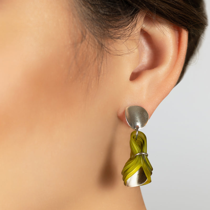 PENDIENTES ECOGLOW - Hechos a mano - Plata de ley 925 - Plástico reciclado de los revestimientos de las tapas de botellas