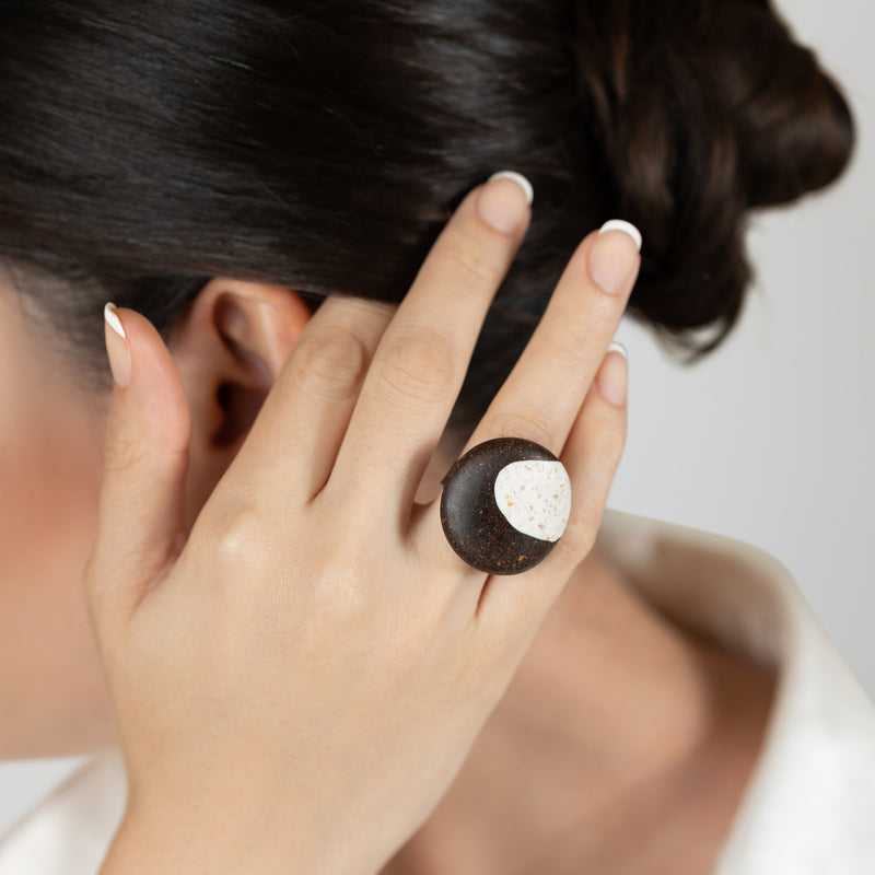 ANILLO CAFECITA - Hecho a mano - Ajustable - Posos de café, cáscaras de huevo trituradas