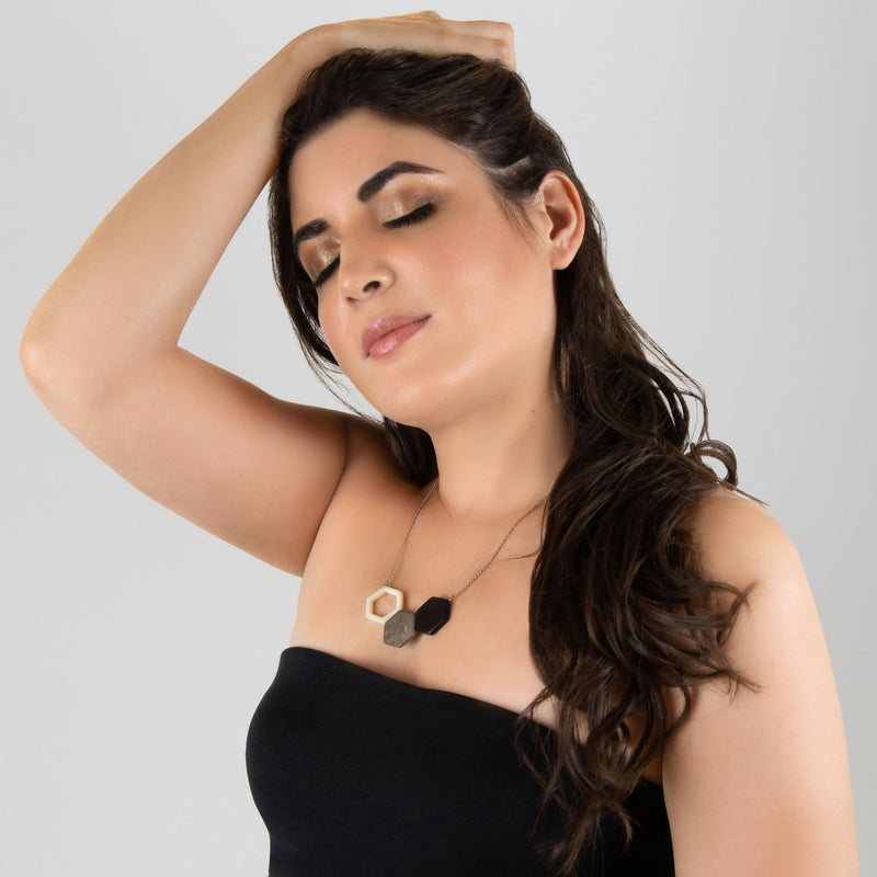 COLLAR TRIPTYCH - Hecho a mano - Acero inoxidable - Tagua (marfil vegetal)