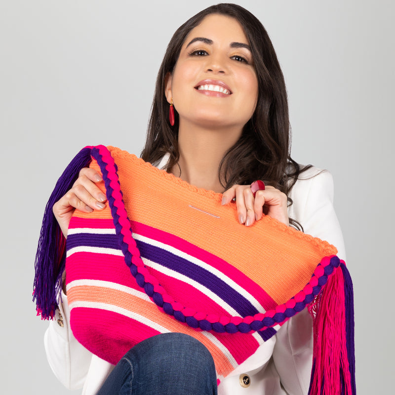 BOLSO WAYUU JOYACIA - Tamaño MEDIO - Tejido manualmente a ganchillo por mujeres de la comunidad indígena Wayuu en La Guajira (Colombia)