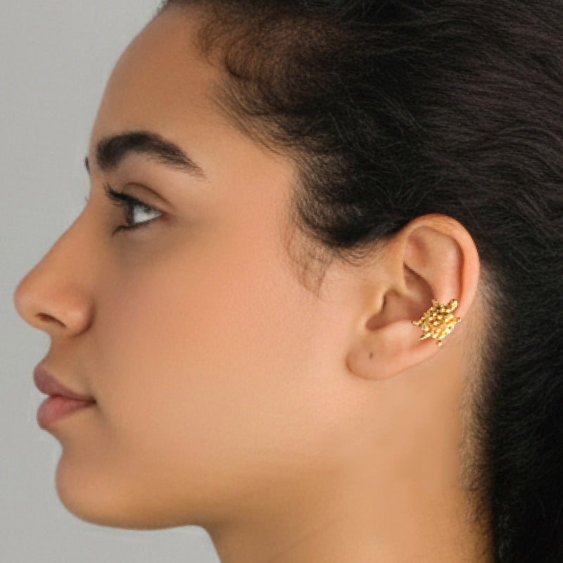 EARCUFF MUISCA TORTUGA - Unisex - Hecho a mano - Bañado en oro de 24 quilates