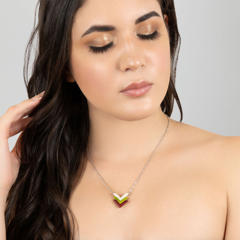COLLAR FLECHA - Hecho a mano - Acero inoxidable - Tagua (marfil vegetal)