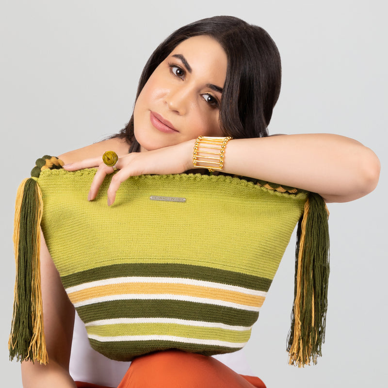 BOLSO WAYUU JOYACIA - Tamaño MEDIO - Tejido manualmente a ganchillo por mujeres de la comunidad indígena Wayuu en La Guajira (Colombia)